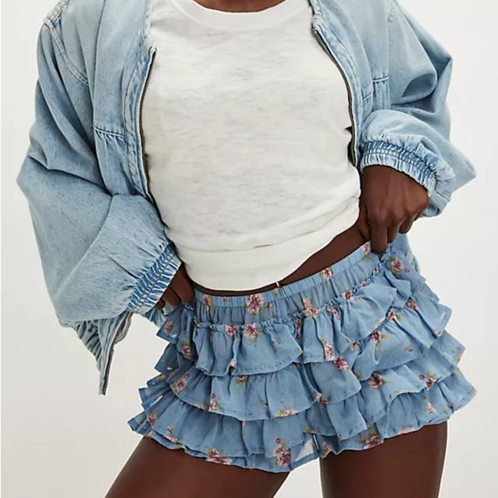 NWT Free People Ruffle Up Bloomer Tiered Vintage Floral Print Shorts - Picture 2 of 3